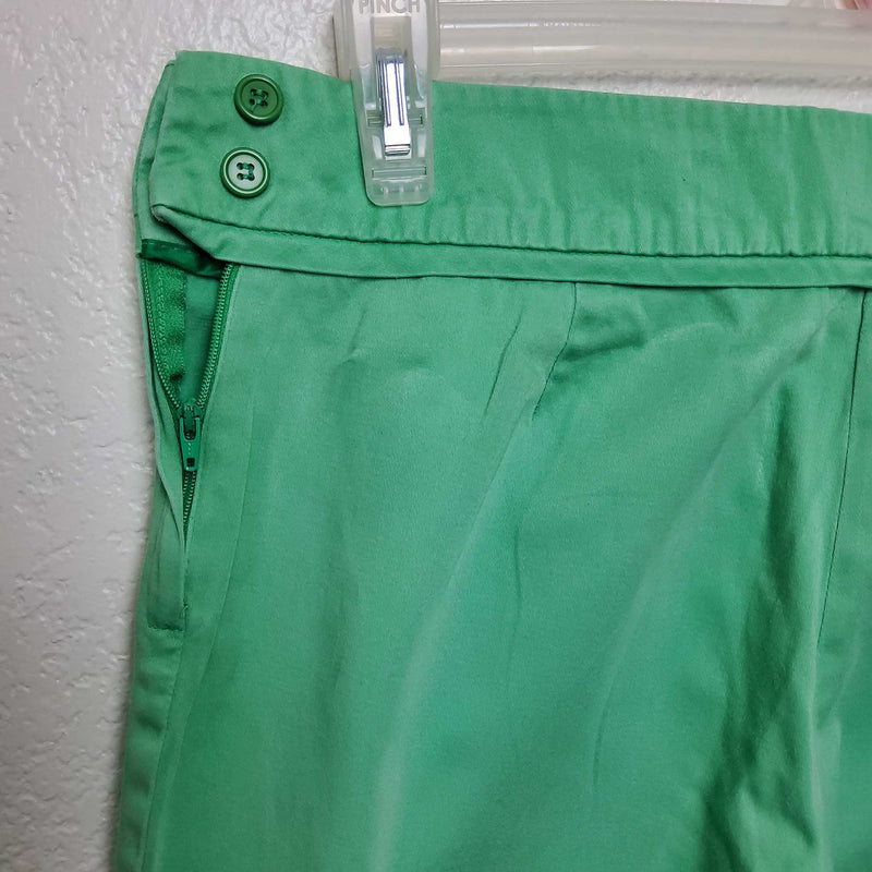 Alanni Green Capris, Women's Size 8 - Trinity Thrift