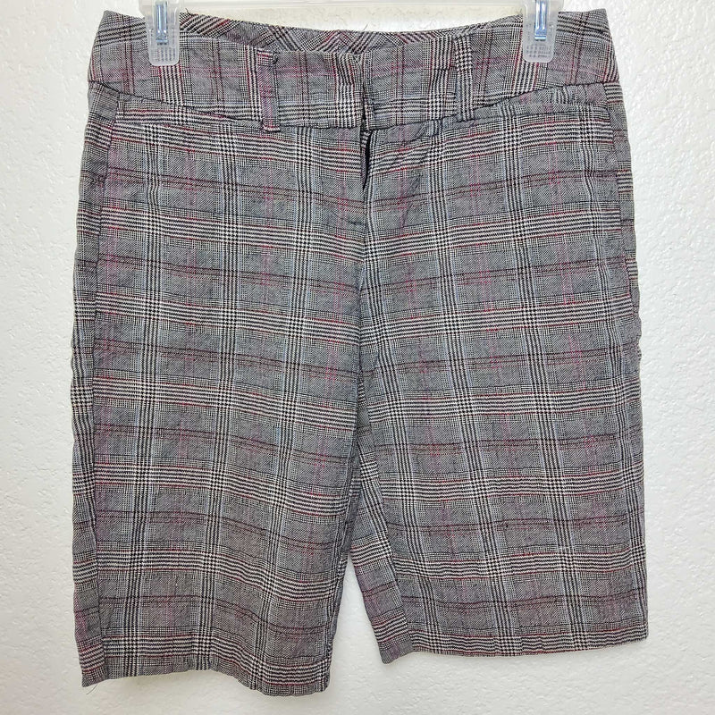 No Boundaries Grey Plaid Bermuda Shorts, Junior Girls Size 3 - Trinity Thrift