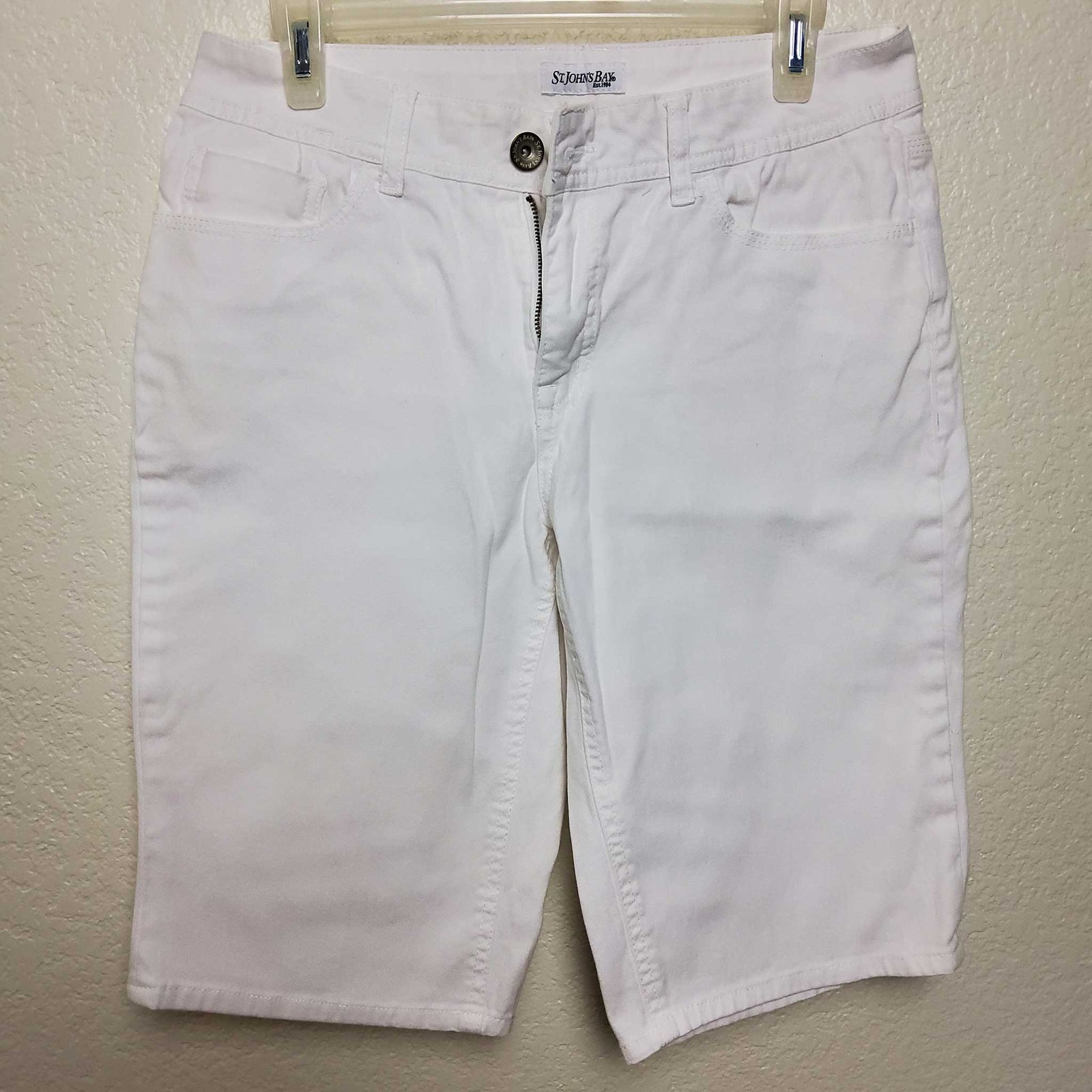 St. John s Bay White Bermuda Shorts Women s Size 10 Trinity Thrift