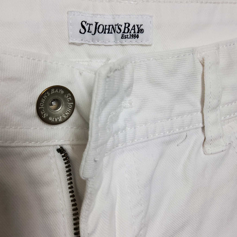 St. John's Bay White Bermuda Shorts, Women's Size 10 - Trinity Thrift