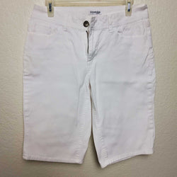 St. John's Bay White Bermuda Shorts, Women's Size 10 - Trinity Thrift