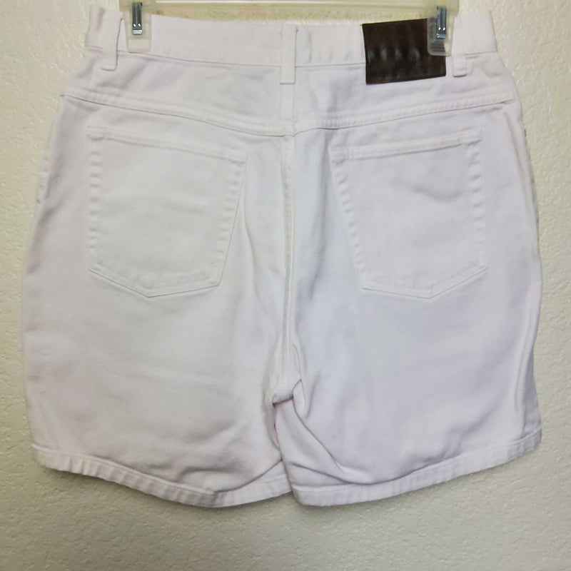 St. John's Bay White Shorts, Women's Petite Size 8 - Trinity Thrift